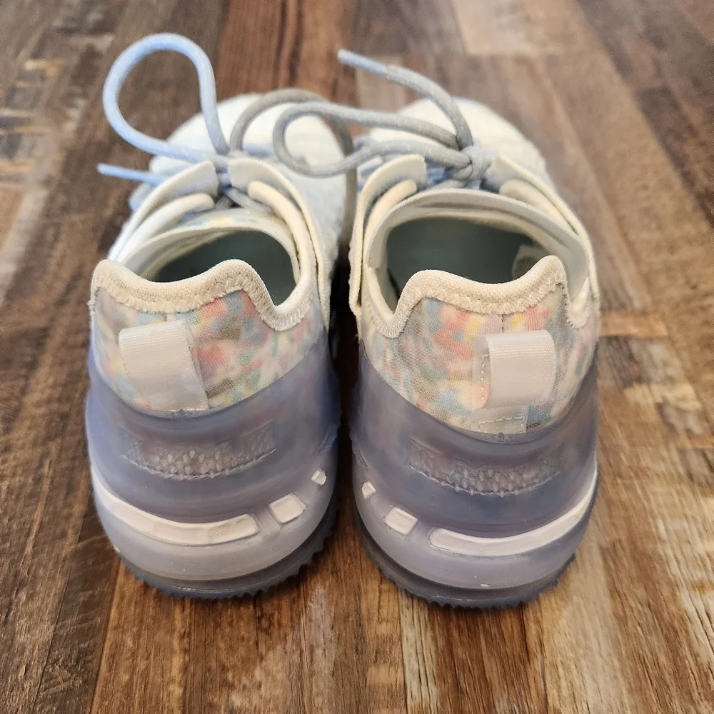 Nike LeBron 18 NRG GS 'Blue Tint' Sneakers Size 4Y